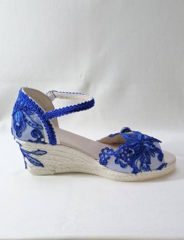 Alpargatas en tu look de invitada? Las españolas que más saben de moda lo  tienen claro - Foto