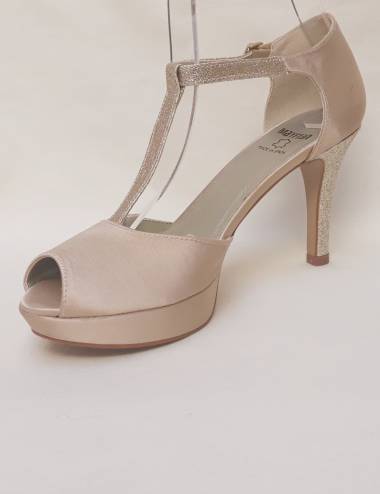 Zapatos de Fiesta Cómodos en color Dorado Claro. Rebajados. Pares Sueltos