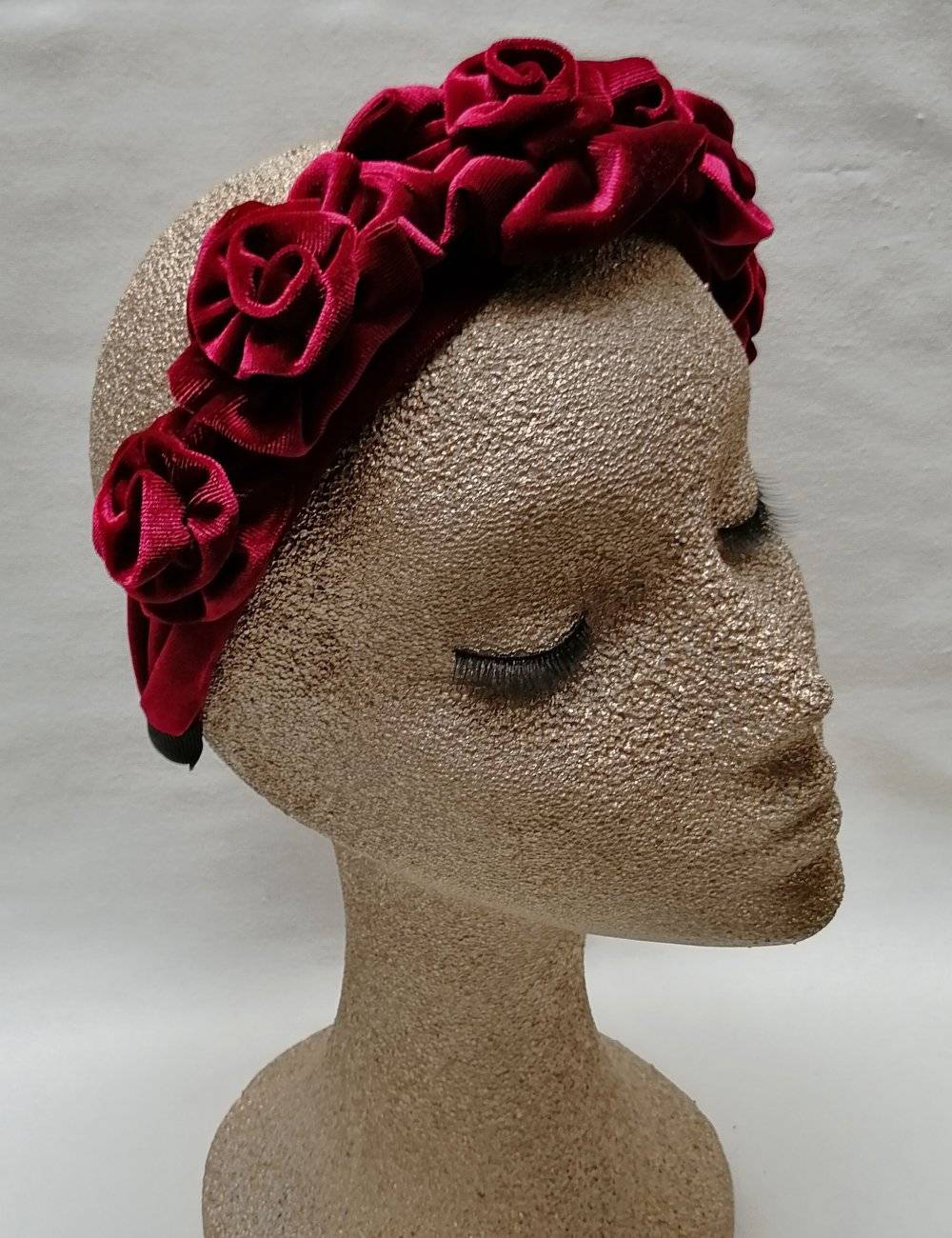 Diadema de terciopela granate