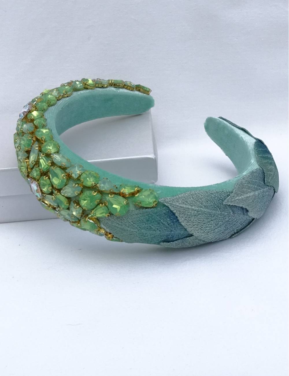Diadema pedrería verde