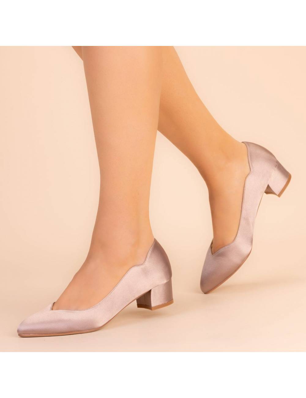 zapatos cerrados invitadas, tipo bailarinas, poco tacon