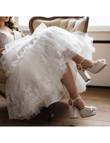 sandale da sposa in raso avorio con plateau, maxi fiocco e tacco largo