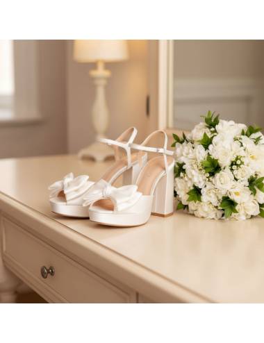sandale da sposa con plateau, maxi fiocco e tacco largo